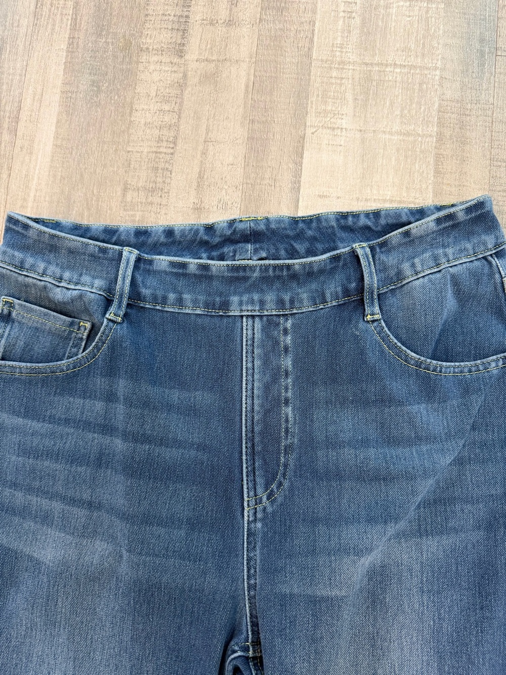 Halara Women’s Petite L Pull-On Stretch Jeans Straight Leg Medium Wash - Picture 3 of 9